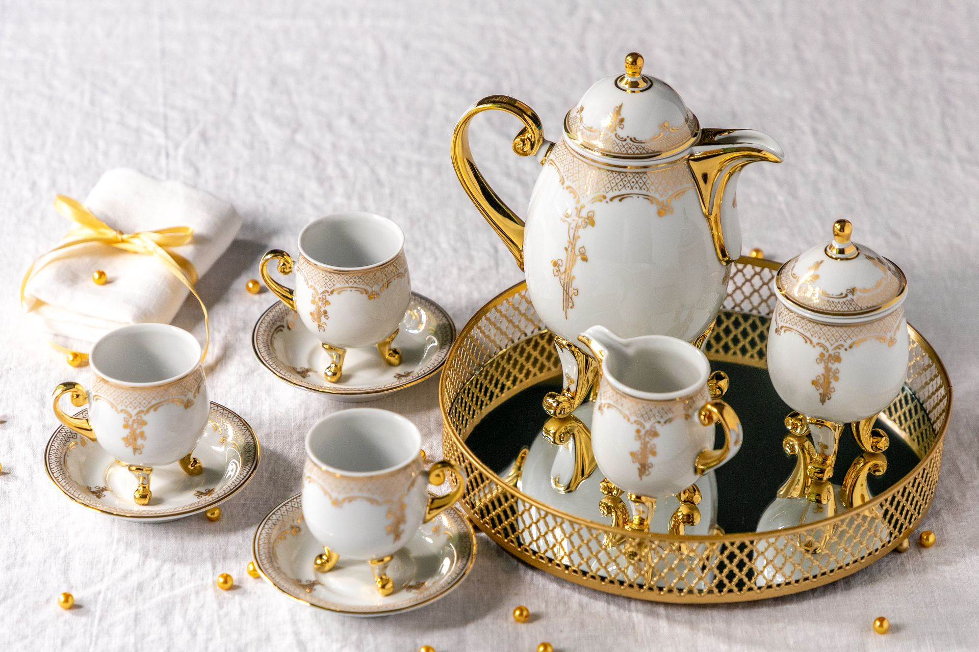 A royal reception – with the new No. 837 Elisabeth coffee set kép